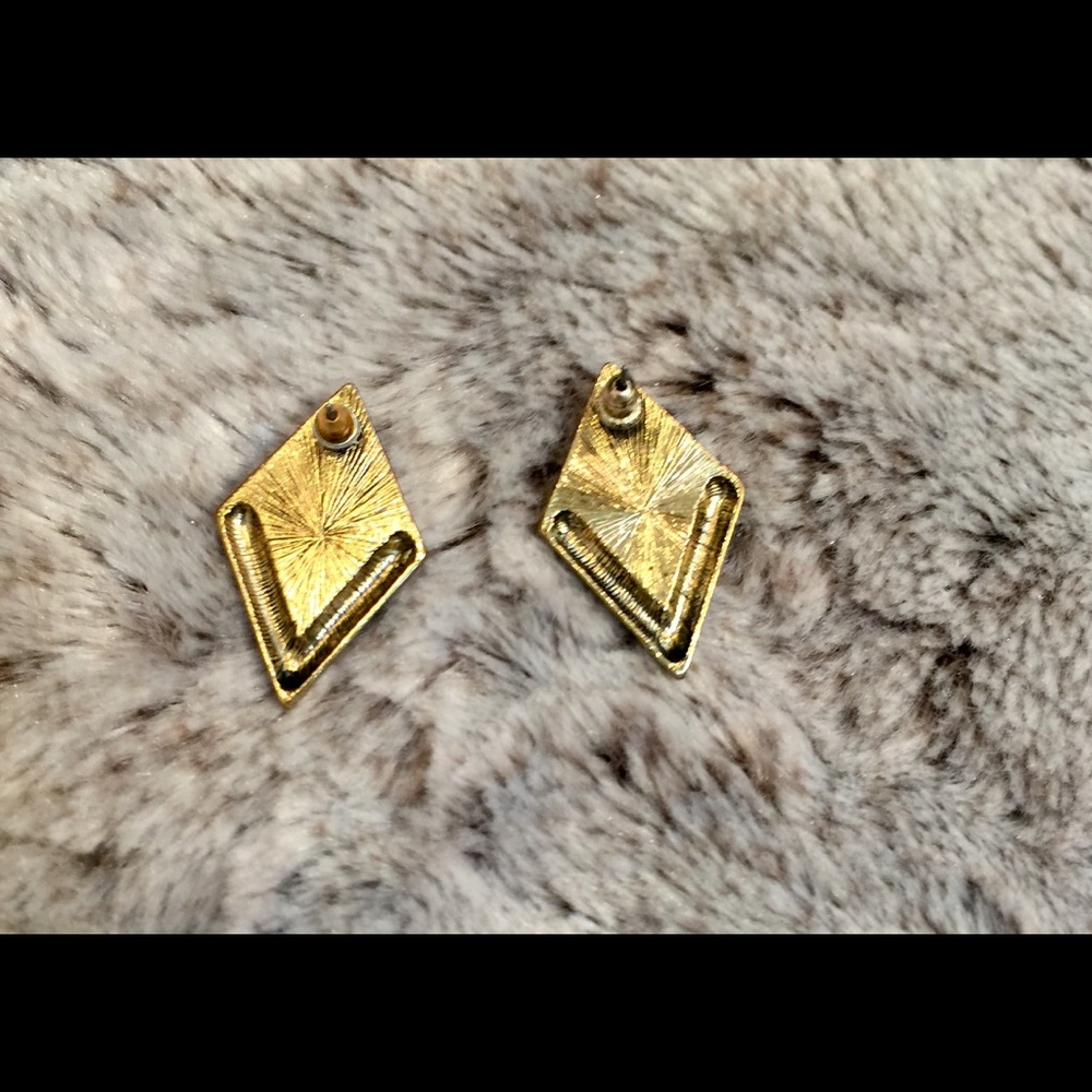 Earnings - Picture 2 of 2